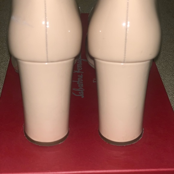 Salvatore Ferragamo Elinda - Picture 2 of 3